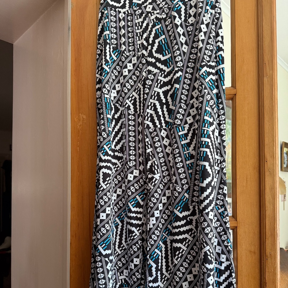 NEW Palazzo Pants -Black & Turquoise Geometric print-Pull on -size M